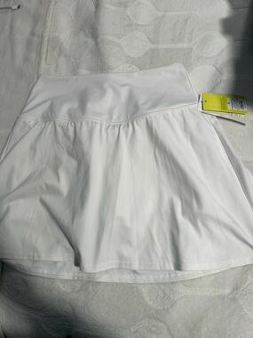 Gym Motion White Athletic skirt